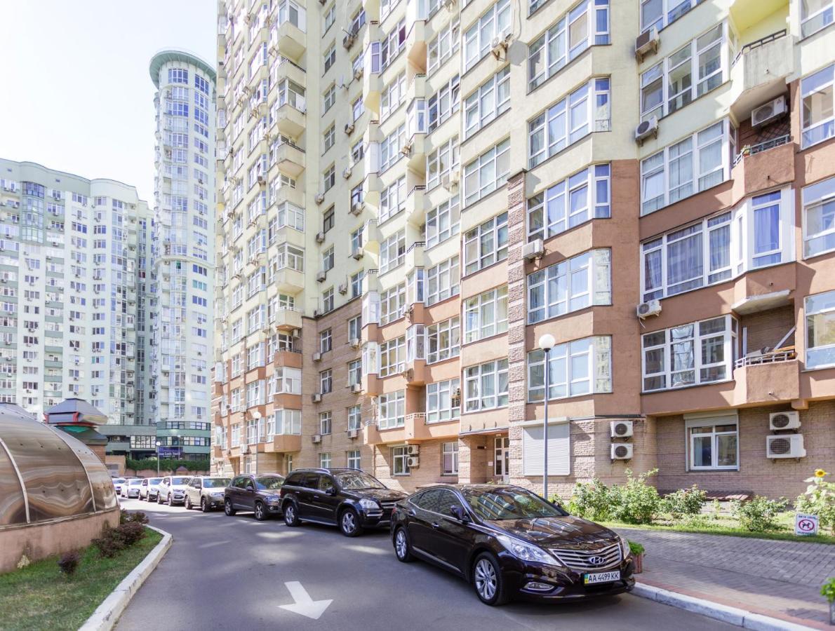 Navit Apartments With Breakfast,Near The Railway Station, The City Center, The Park Kiew Exterior foto
